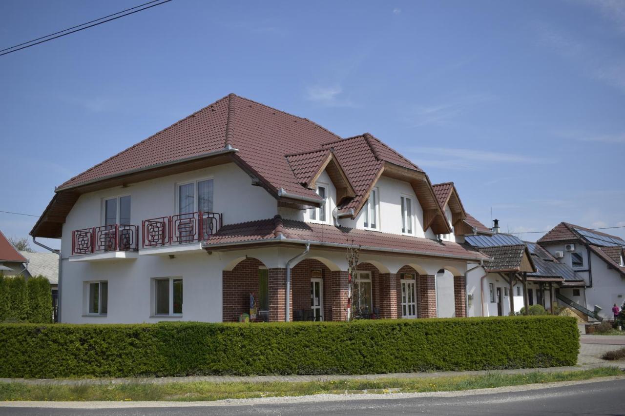 Fonix Apartmanhaz Nagypáli Exterior foto