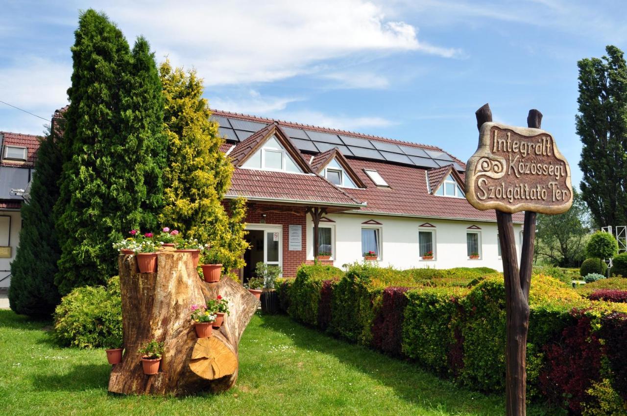 Fonix Apartmanhaz Nagypáli Exterior foto